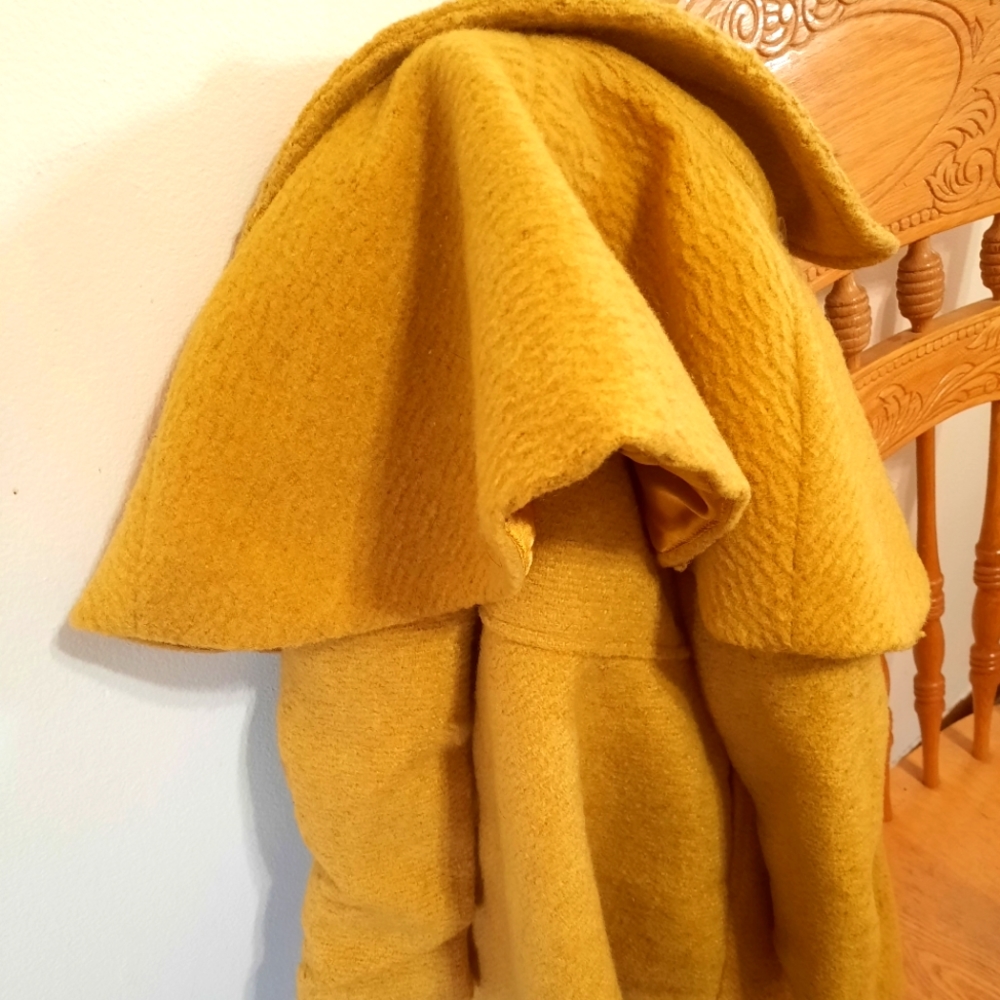 Girls oshkosh yellow peacoat